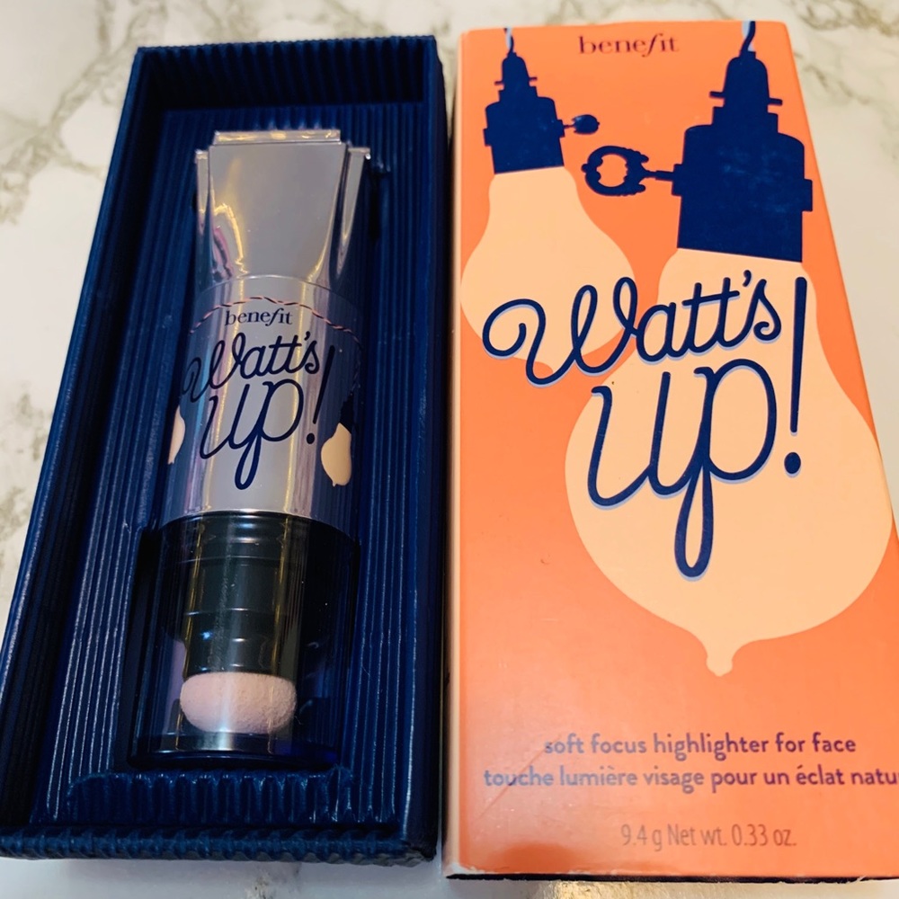 BNIB Watts Up Benefit Champagne Highlighter